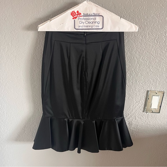 Bebe Ruffle Hem Skirt - Picture 6 of 8